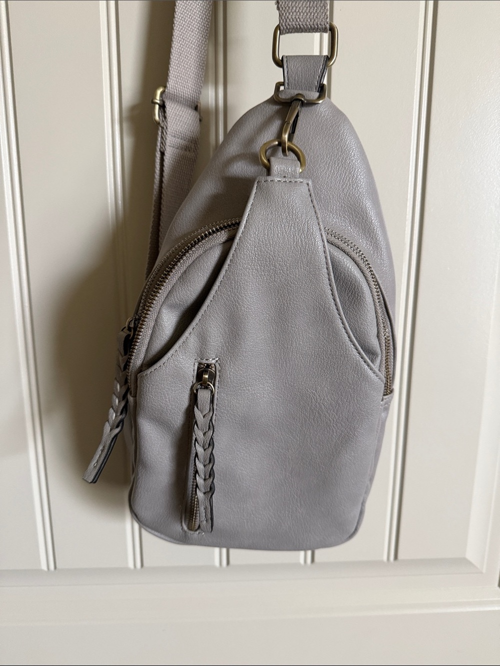 Jen & Co Sling Backpack - Picture 2 of 8